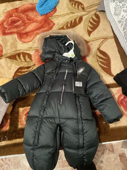 Продам детскую куртку