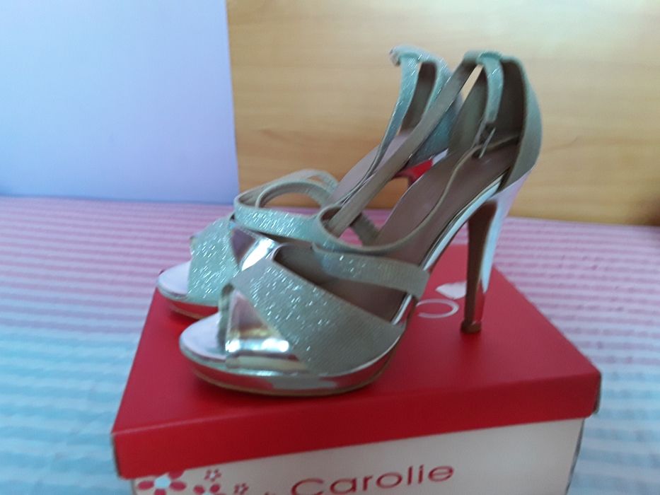 Vând Sandale Damă Elegante Mărimea 37  Italia