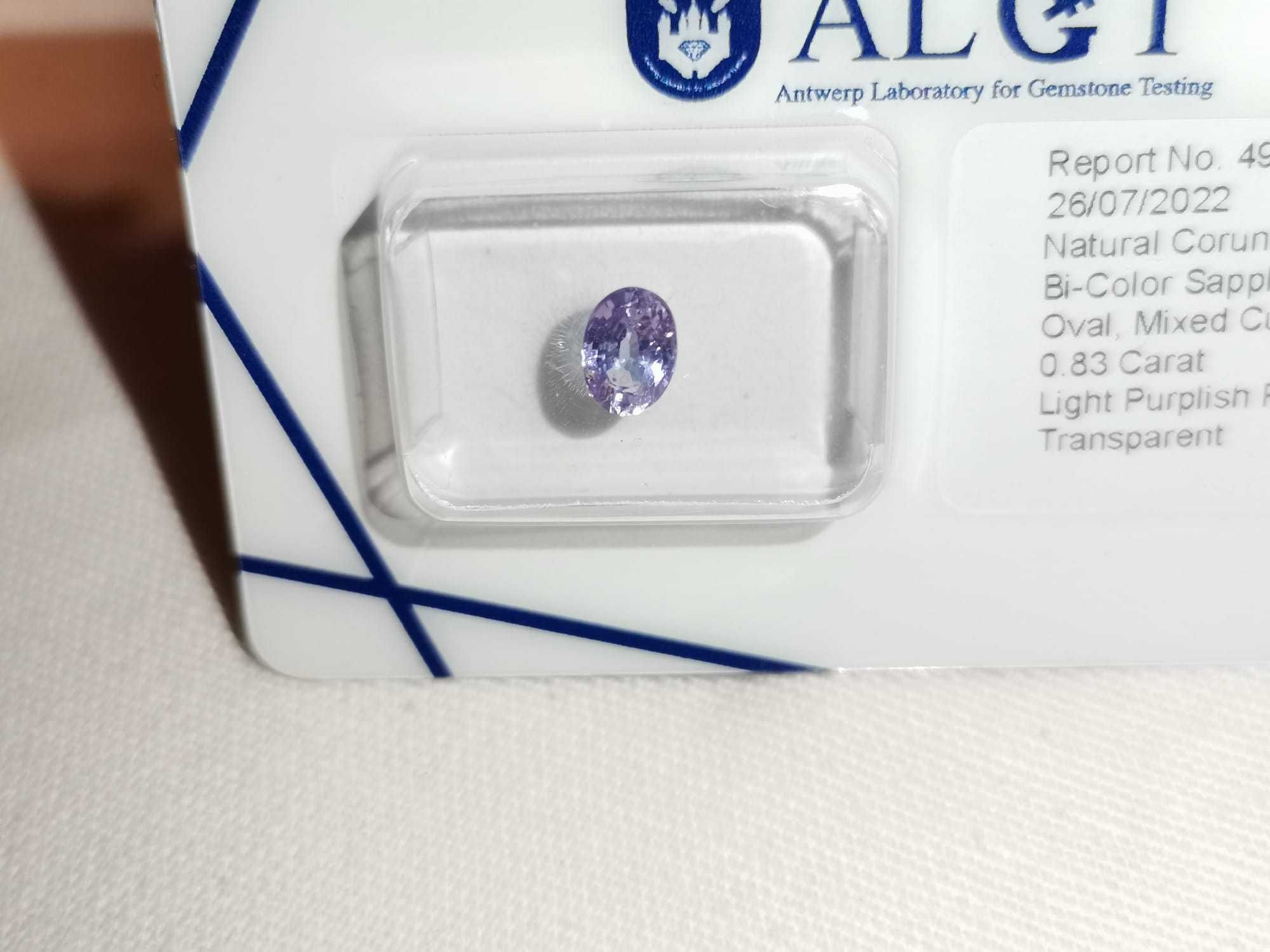 Vând Piatră safir oval violet deschis 0,83ct Preț/bucată