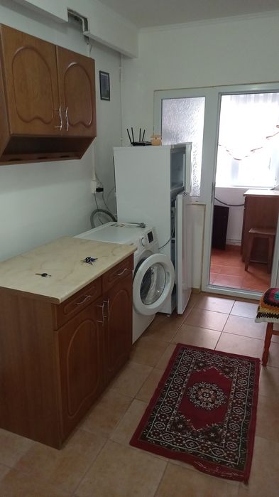 Închiriez garsoniera