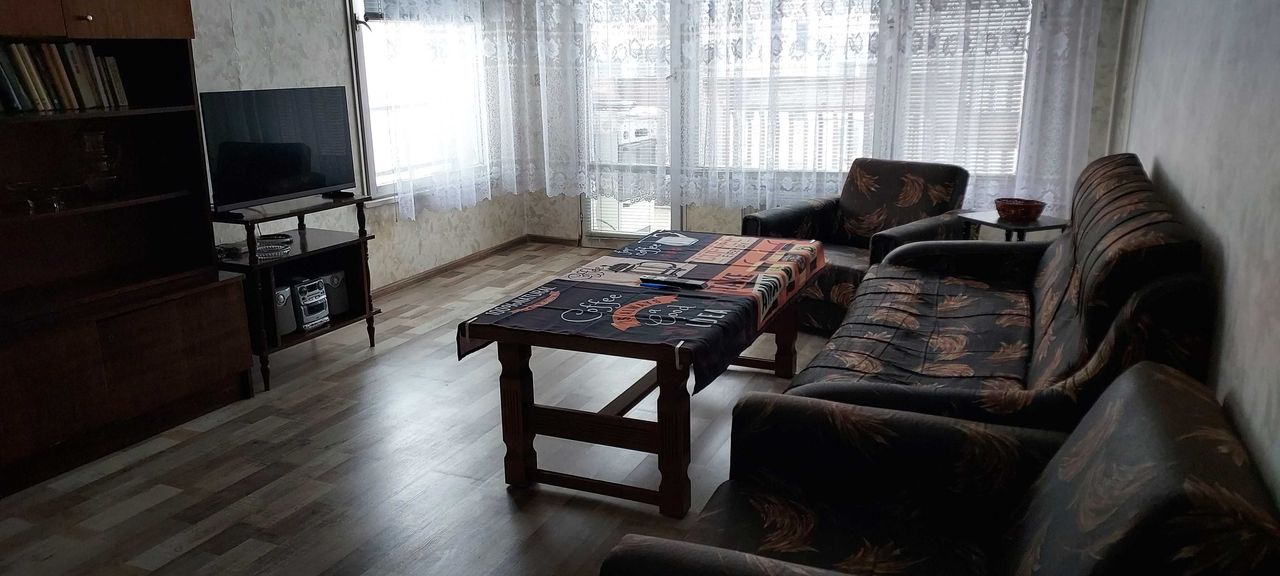 Дава се под наем Тристаен апартамент в Габрово, Център - 75 кв.м за 193.8 € - Снимка #3