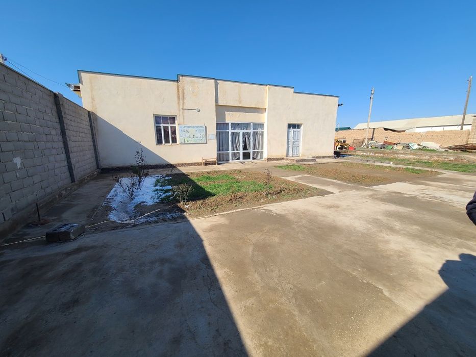 Uy yer sotiladi boxcha