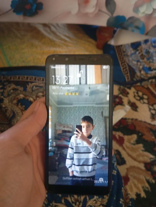 Redmi 7A tiniq ayb yoq hama joyi radnoy