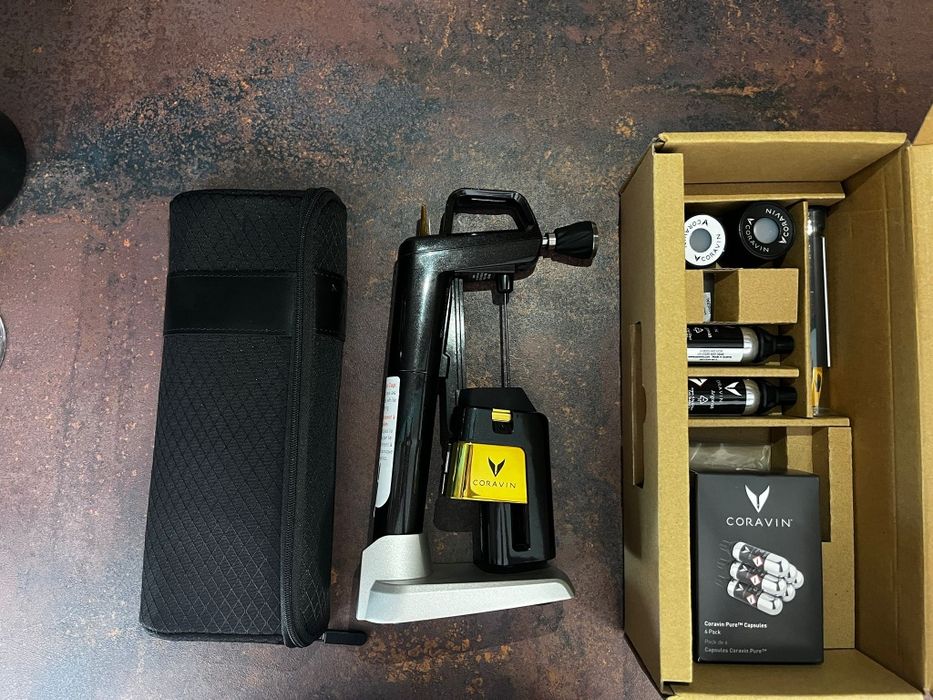 Sistem conservare vin Coravin Six+ Premium Set