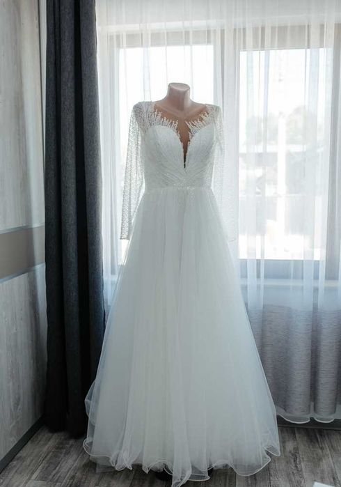 Vând rochie de mireasă