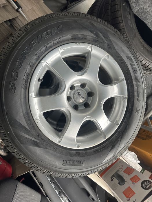 Гуми с джанти за джип Pirelli 255/65/17