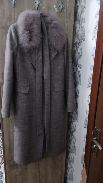 Qishki palto sotiladi xolati zor yangidek razmer 54