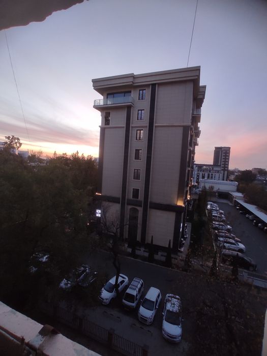 Продается квартира в центре города.