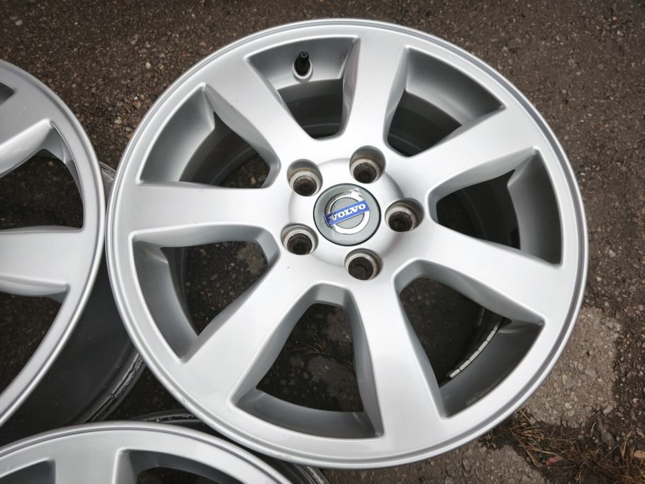 16" оригинални алуминиеви джанти за Volvo.