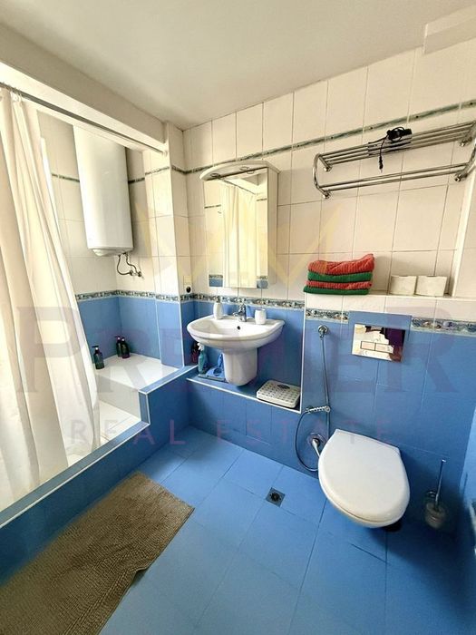 Дава се под наем Тристаен апартамент в Варна, Център - 80 кв.м за 663 € - Снимка #2