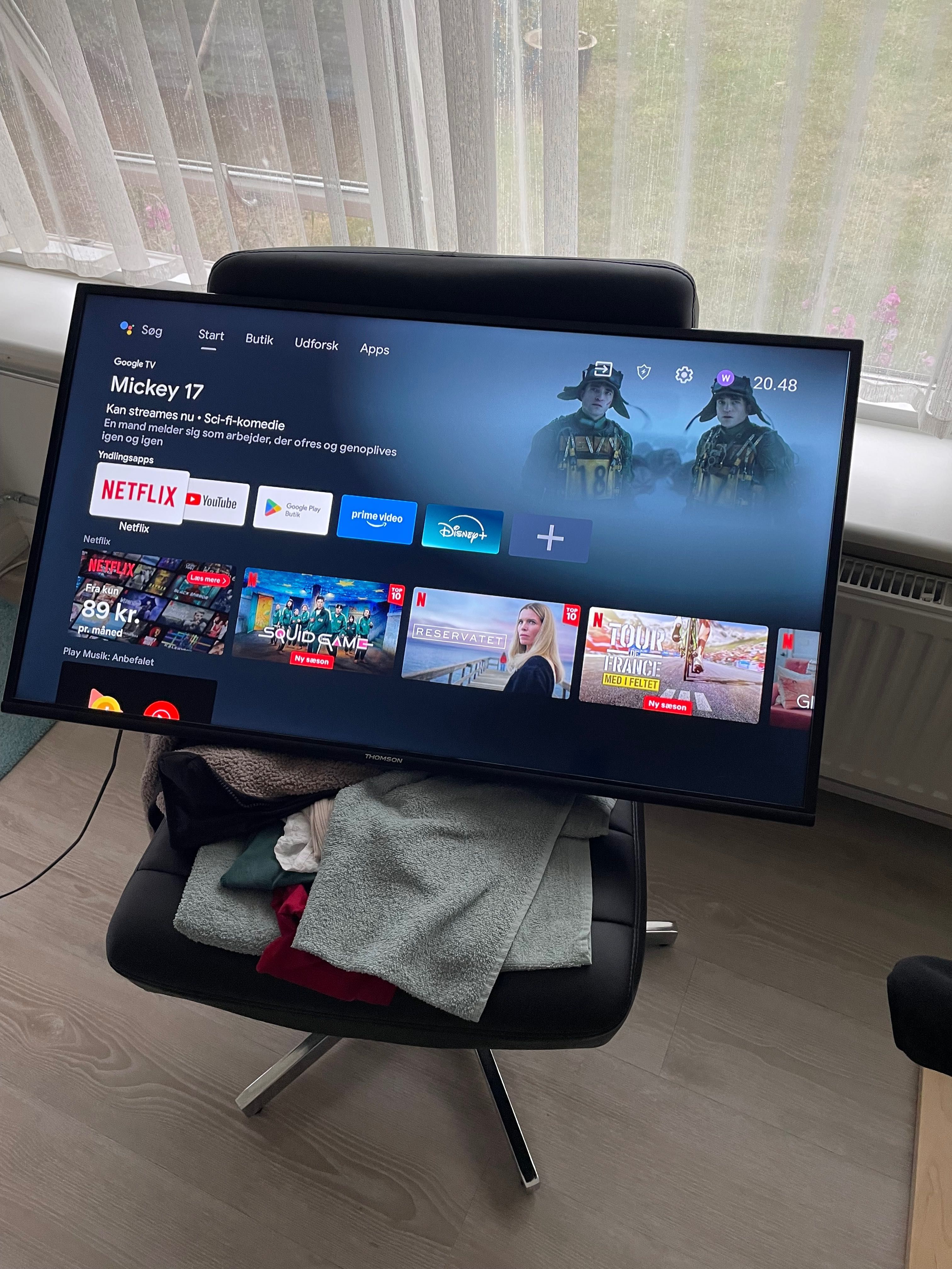 Smart tv Thomson 40”( diagonala 101 cm)