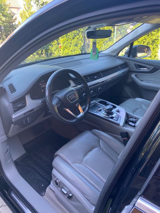 Audi Q7, foarte intretinuta, fara defecte si altele ascunse!Nu schimb!