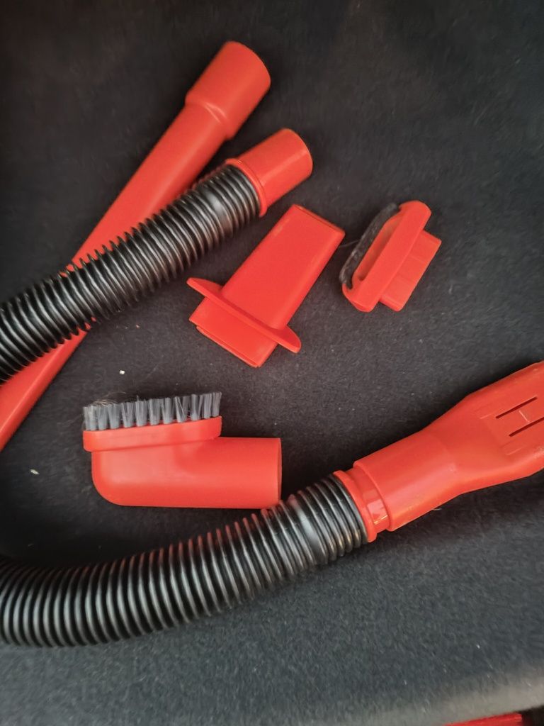 Aspirator auto Black and Deker