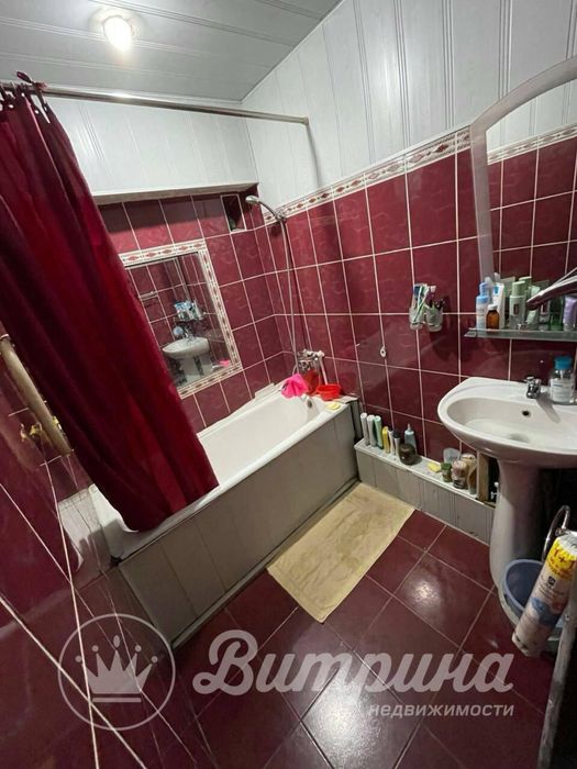 Двухкомнатная квартира, средний ремонт, отличная локация