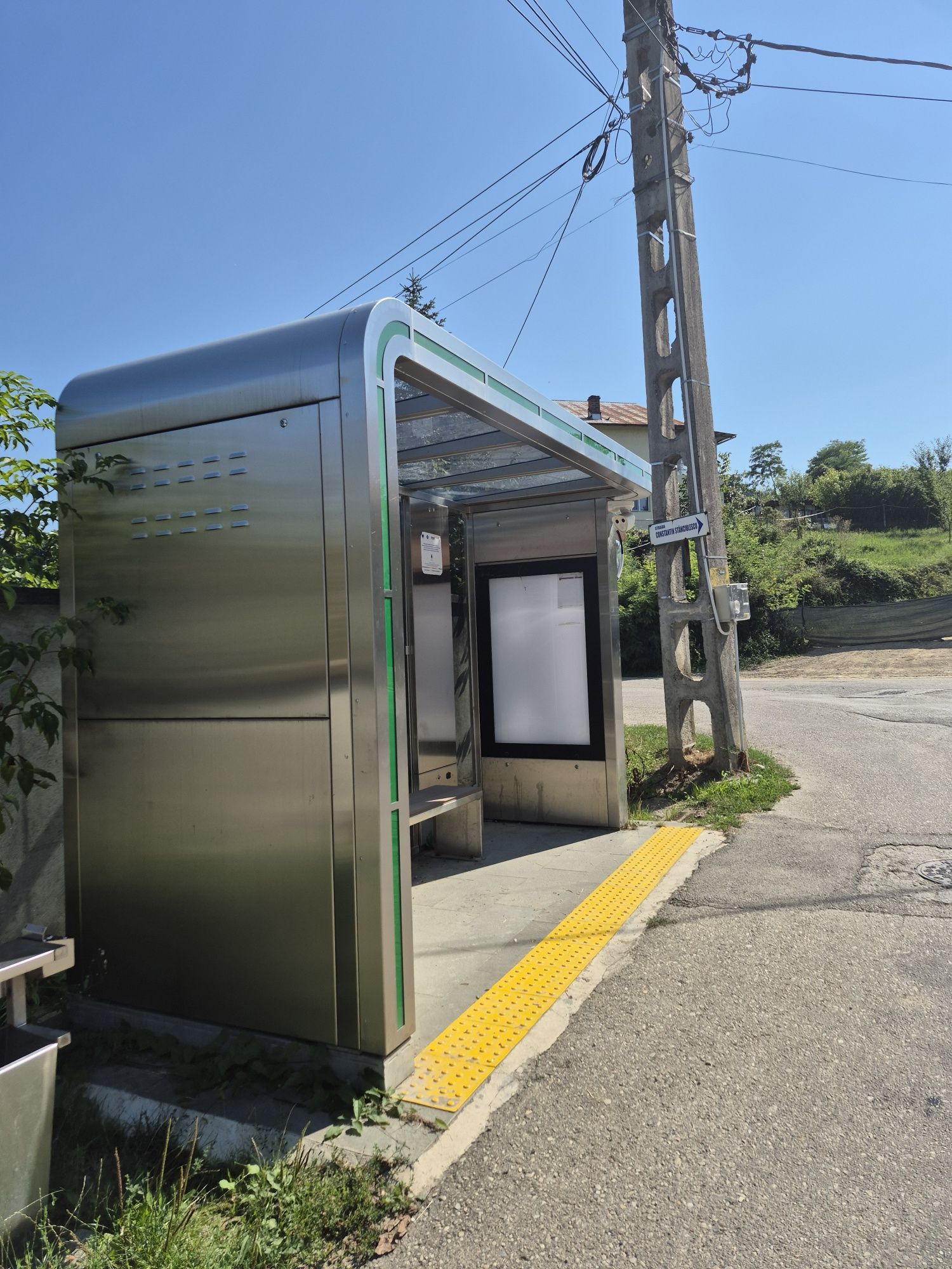 Teren   intravilan de vanzare Rm Valcea  punct Buda Strada Constantin
