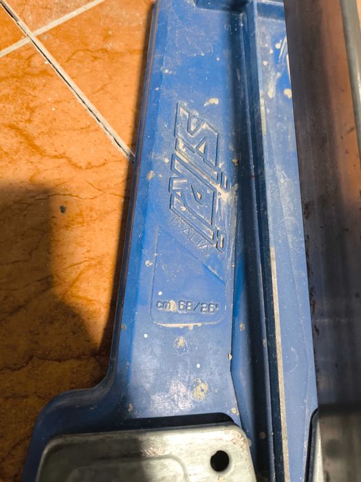 Siri, Bosch, Metabo, Makita ,Diadora продавам