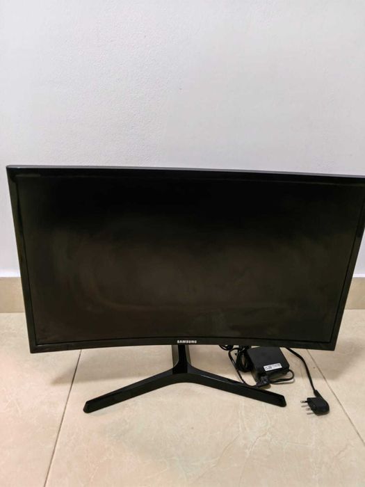 monitor Samsung 24" curved  LC24F396FHRXEN