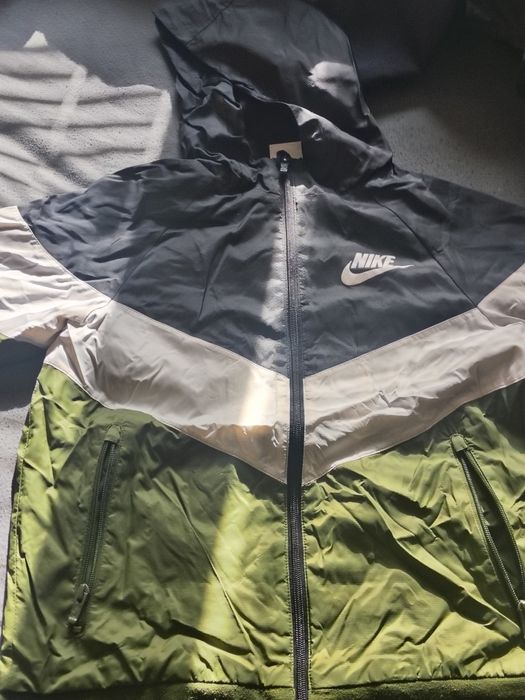 Преходно яке с качулка