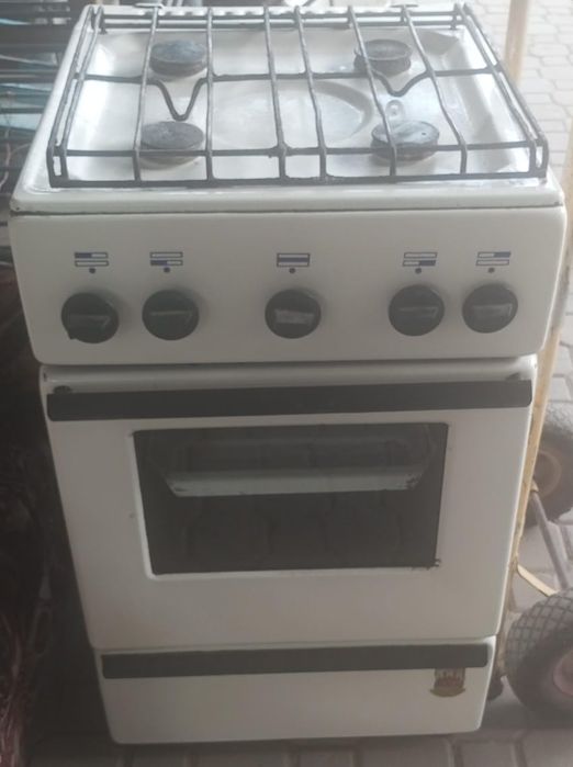 Газовая плита с полным баллоном