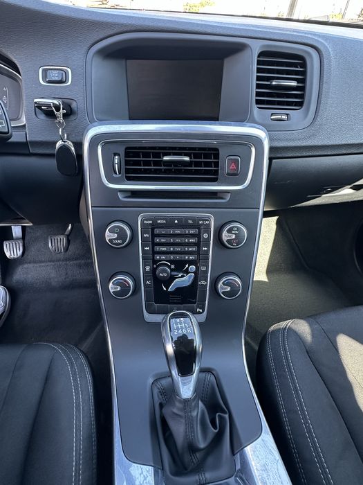 Volvo V60 - 2016 - 2.0 Diesel - 118CP