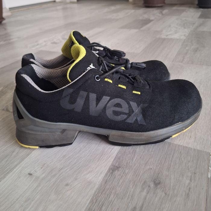 Bocanci de lucru cu bombeu Uvex nr 43