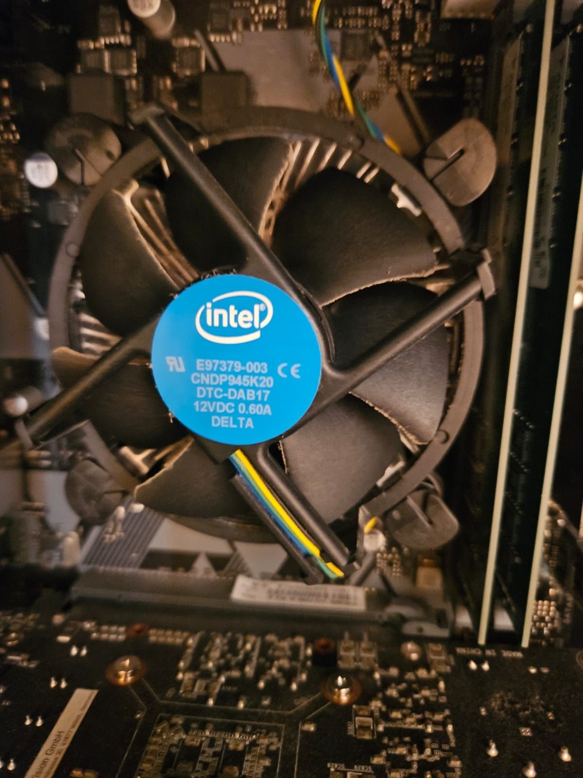 ПРОМО!Геймърски компютър Nvidia RTX 2060, Intel Core I5-9400F, 16GB RA