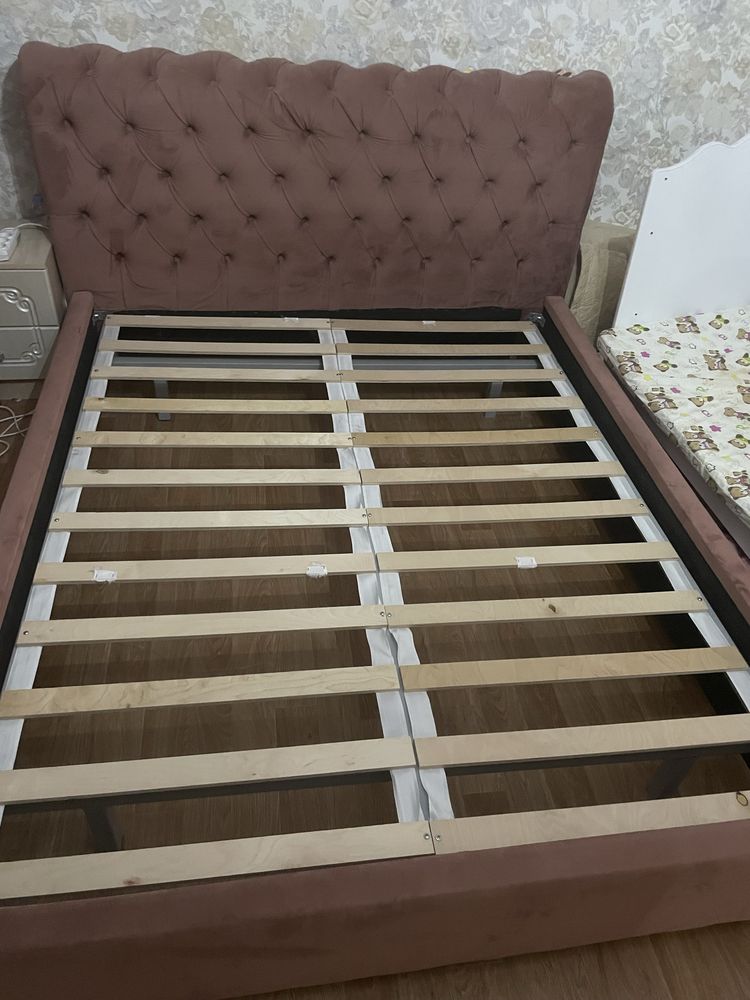 Продам кровать +манеж в подарок