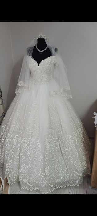 Vând rochie mireasă