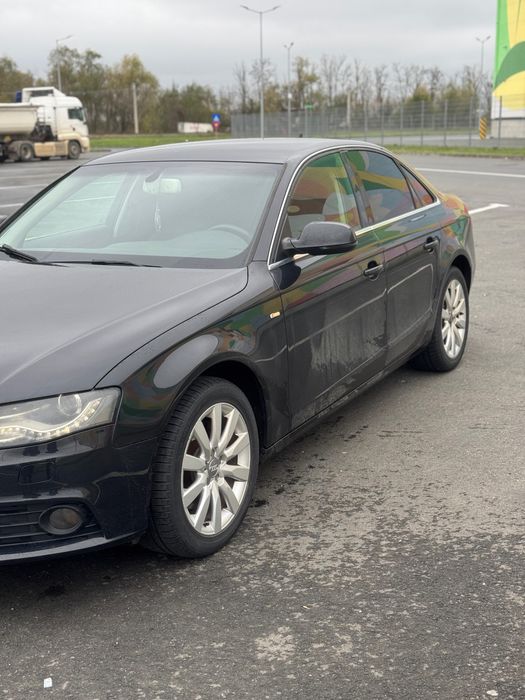 Vând Audi A4 B8