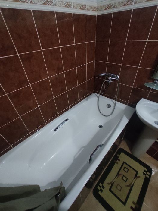 1etaj 2xonali uy sotiladi