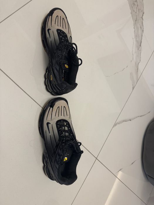 Маратонки Nike, Adidas