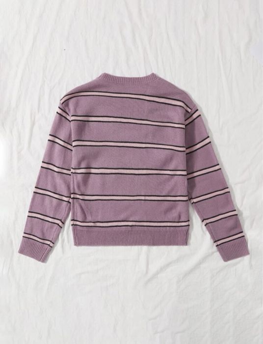 Лилав пуловер на райета