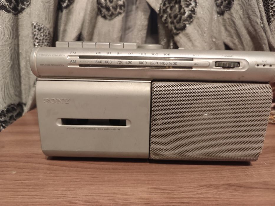Продам радио sony