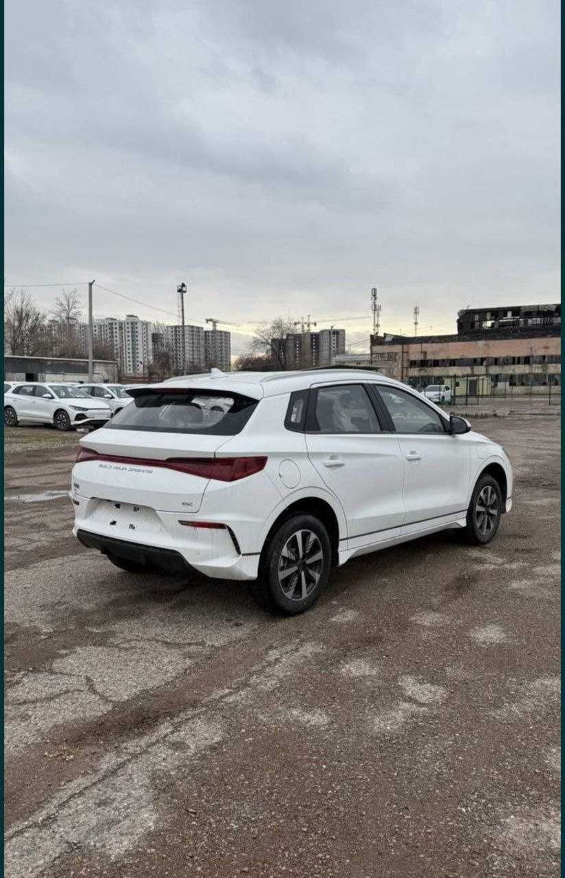 BYD e2 elektromobil 2025 yil probeg 0