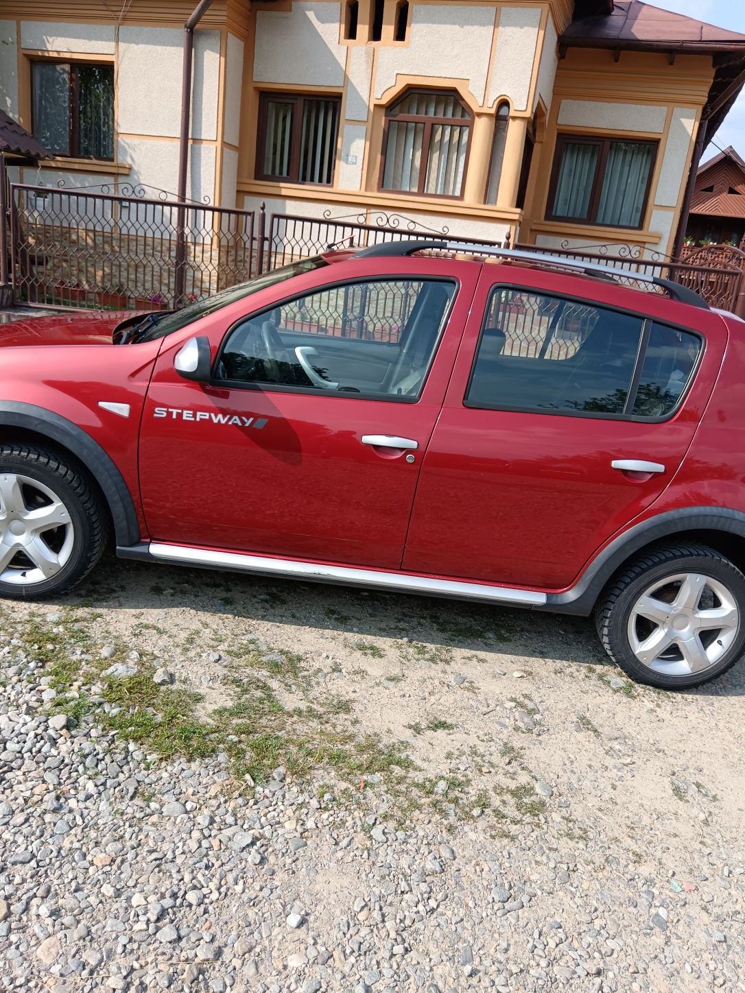 Dacia Sandero Stepway 2012, luna a-12 1.6 8 valve cu gpl de fabrica