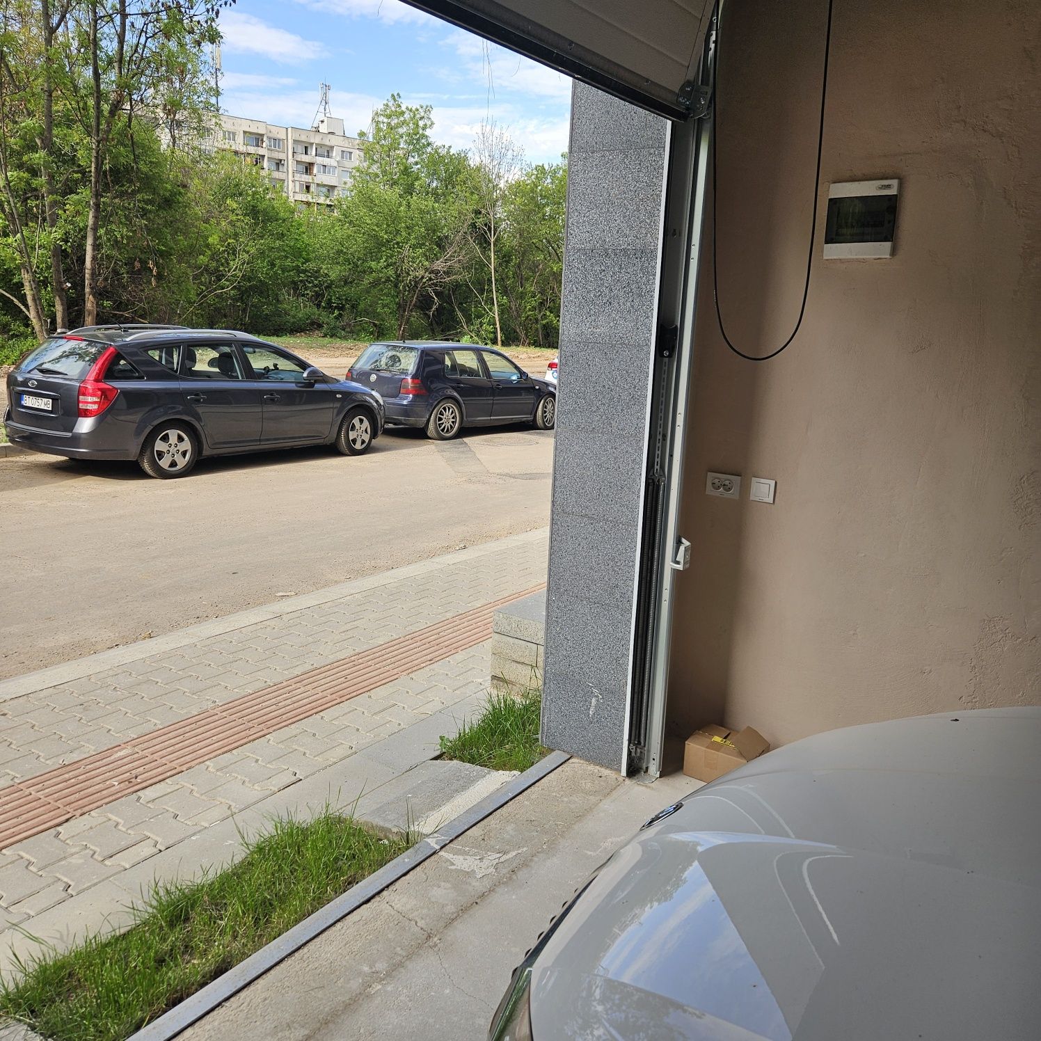 Гараж под наем 25 кв.м.