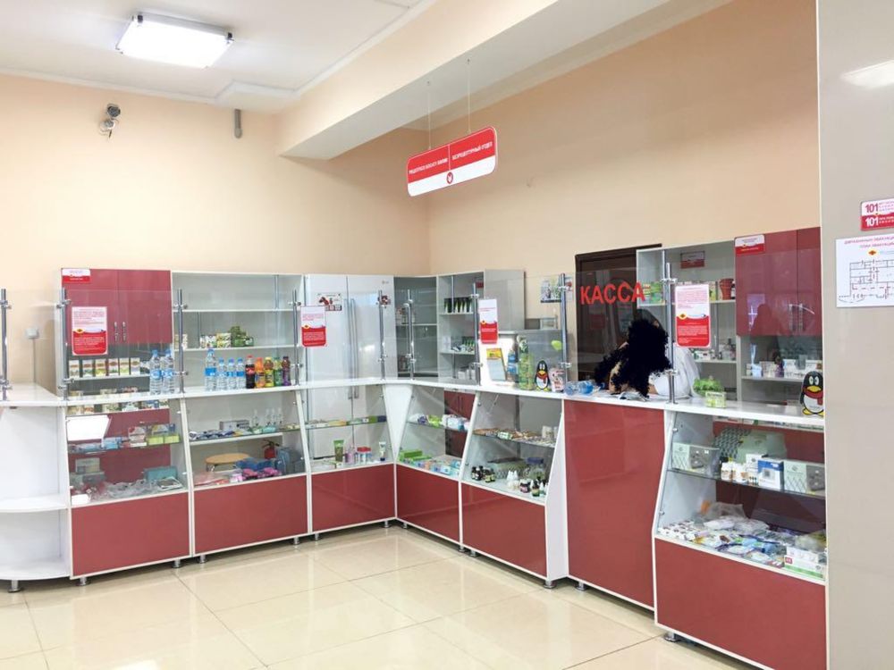 Продается витрины и шкафы СРОЧНО!!!