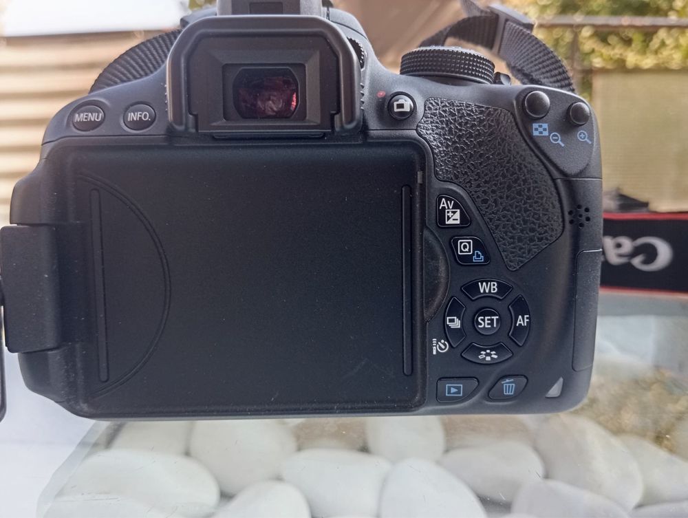 Фотоапарат CANON