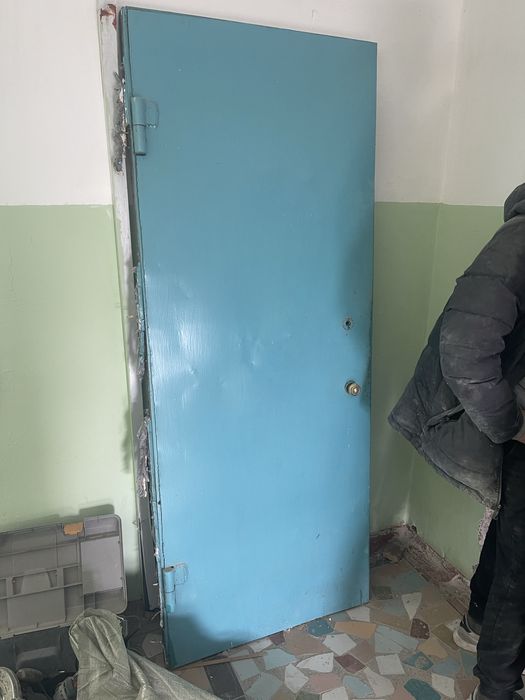 Двери железные самовывоз продам