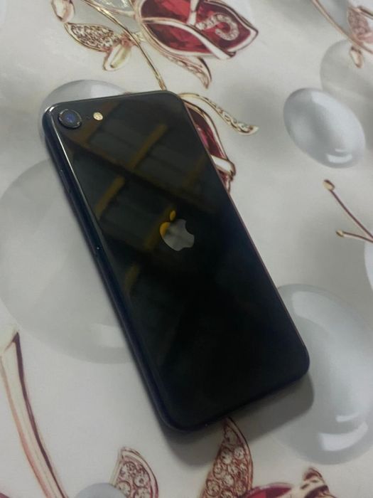 Продам айфон se в идеальном состоянии