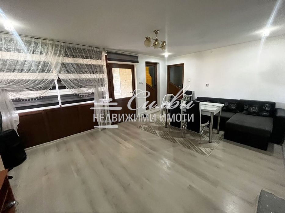 Двуетажна къща след ОСНОВЕН РЕМОНТ с РЗП 167 кв.м., - с. Златар!