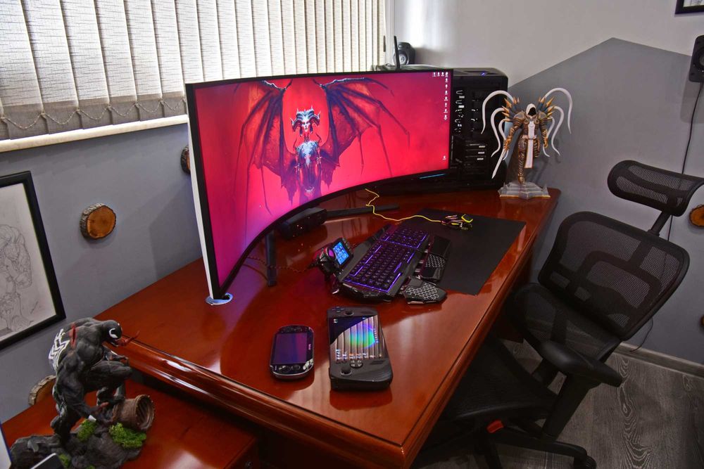 Продавам монитор Samsung 57 инча