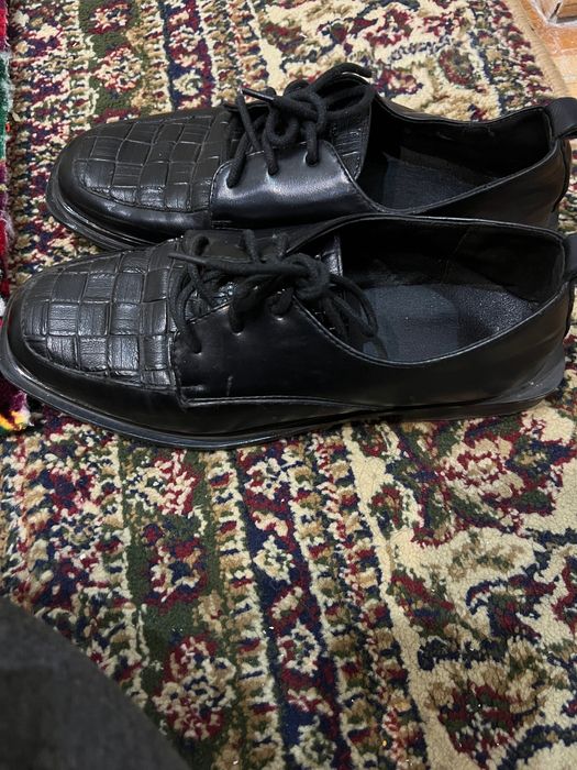 Klassik oyoq kiyim ayollar uchun