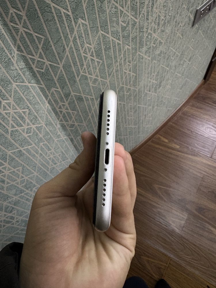 Iphone 11 Oq rangi