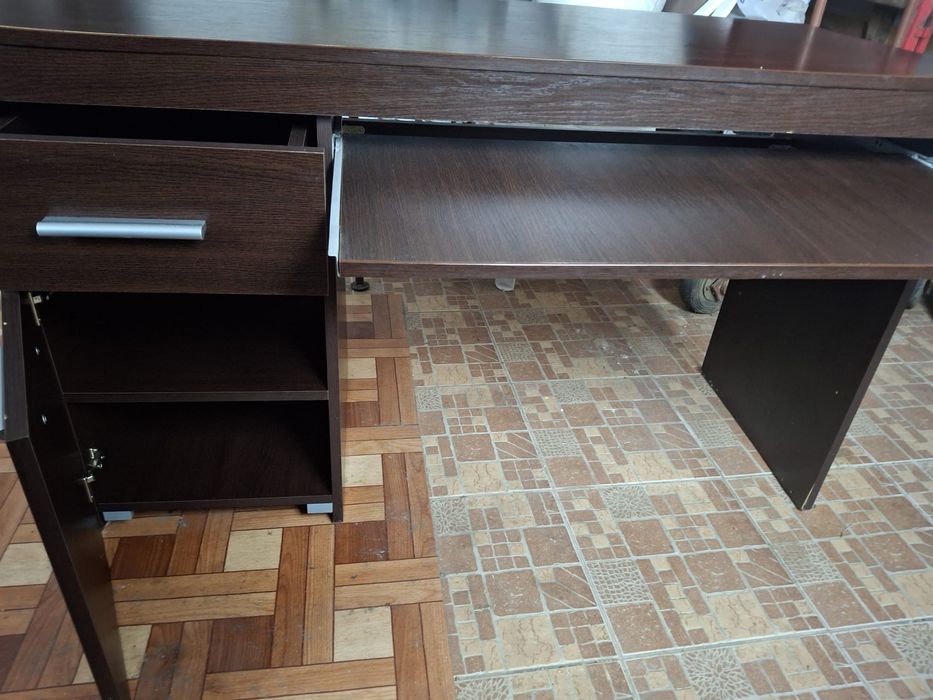 Birou maro din lemn