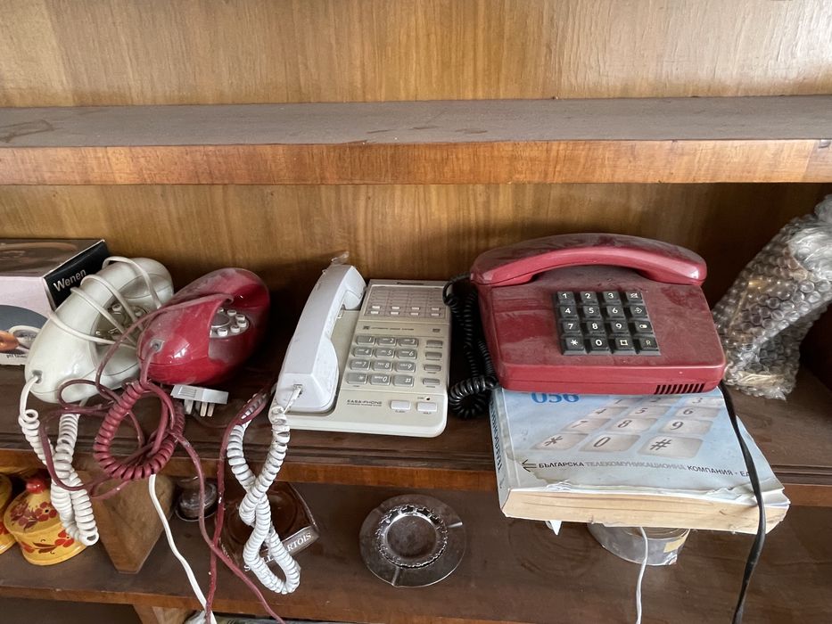 Стари телефонни апарати