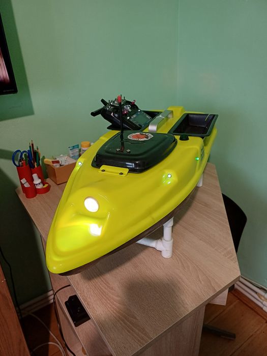 Navomodel viteza cu autopilot și sonar