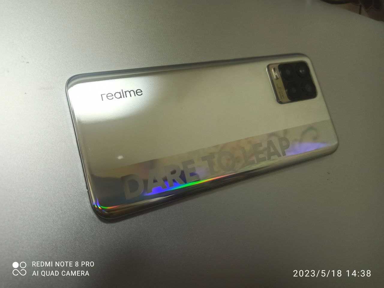 Realme 8 8/128 серебрянный