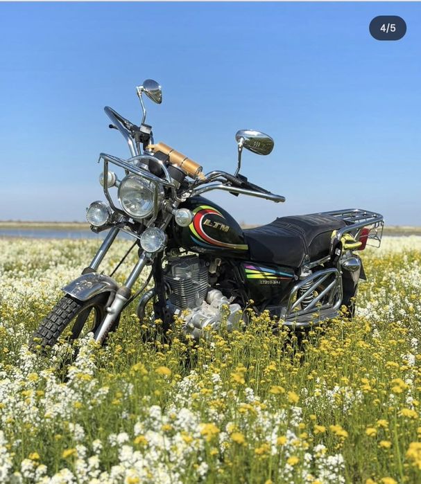 Мотоцикл  сатылады. Кызып журп тур.