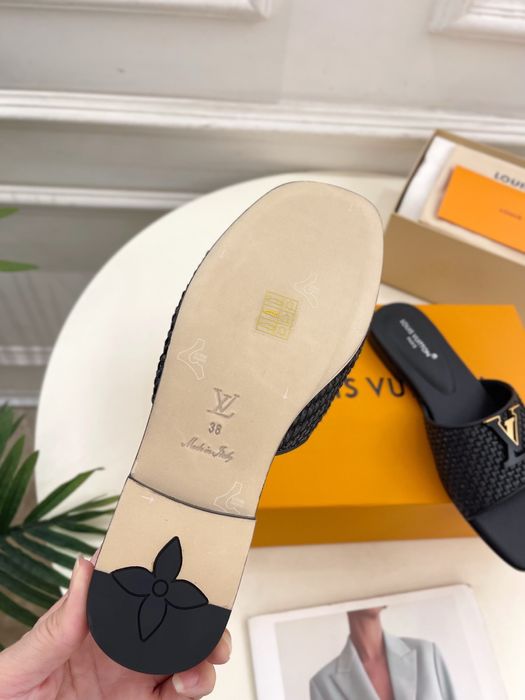 Papuci Louis Vuitton, tip Premium